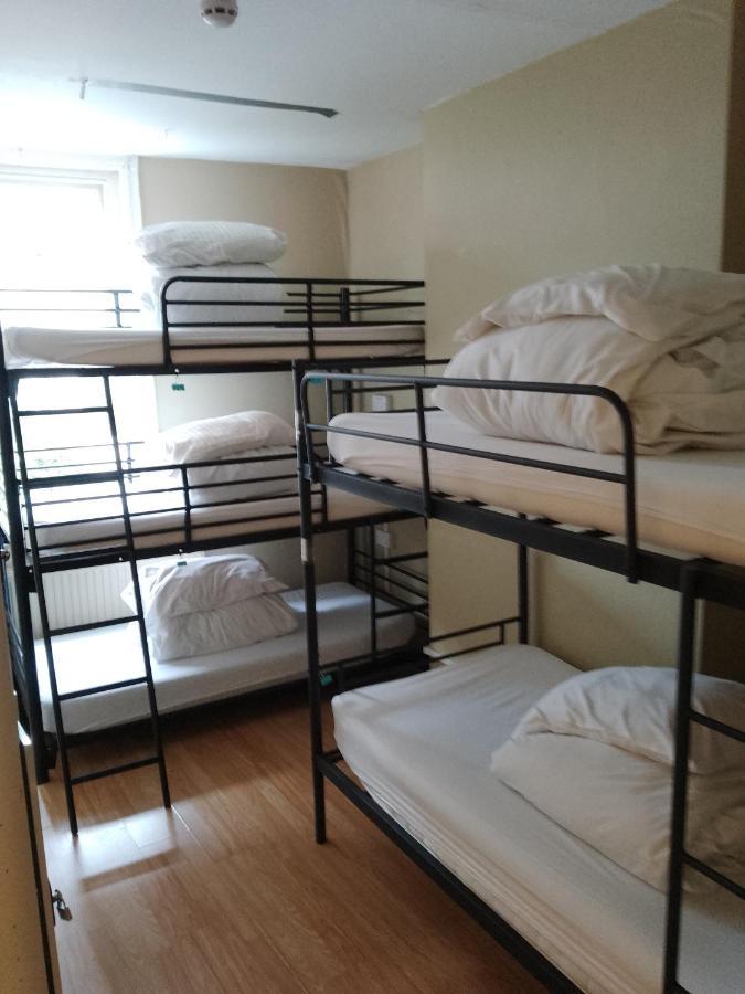 Bell House Hostel Лондон Екстериор снимка
